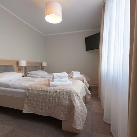 Bialy Gosciniec Hotel Ciechanów Kültér fotó